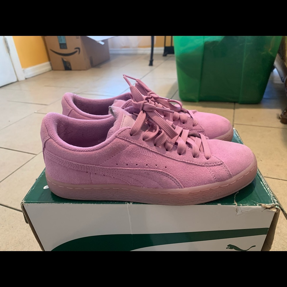 Light purple suede pumas